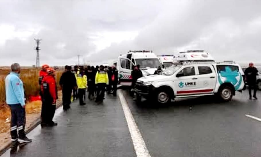 Aksaray’da feci kaza: 2’si asker 3 kişi hayatını kaybetti!