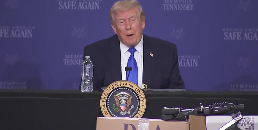 Trump'tan İran'a Askeri Müdahale Sinyali: "Ortadoğu'ya Küçük Bir Yolculuk Yapabiliriz"