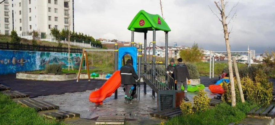 Beylikdüzü’nde yangın sonrası Ahi Evran Parkı kısa sürede yenilendi