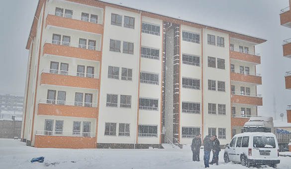 Erzurum'da Karaçoban Polis Lojmanları Teslim Edildi