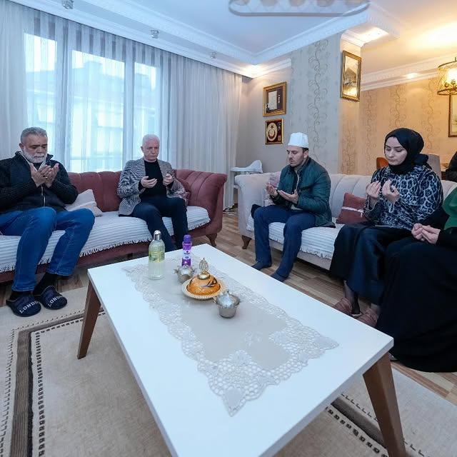 İstanbul Valisi Davut Gül, Şehit Ailesini Ziyaret Etti