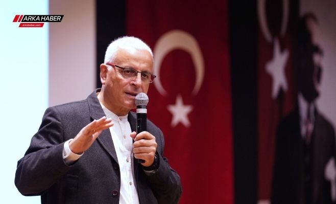 Gazateci, Yazar Merdan Yanardağ, Okurlarıyla Beylikdüzü’nde Buluştu