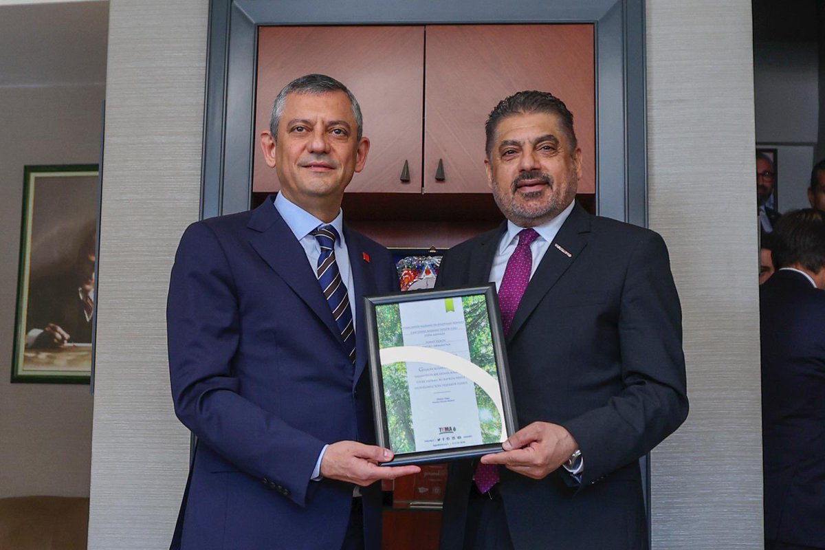 CHP Lideri Özel, İş Dünyası ile Bir Araya Geldi