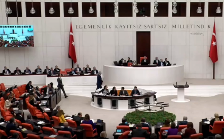 TİCARET BAKANI BOLAT: "FİLİSTİN'İN KENDİ LİMANI OLMADIĞI İÇİN MALLAR İSRAİL GÜMRÜKLERİ ÜZERİNDEN GİTMEKTE" 