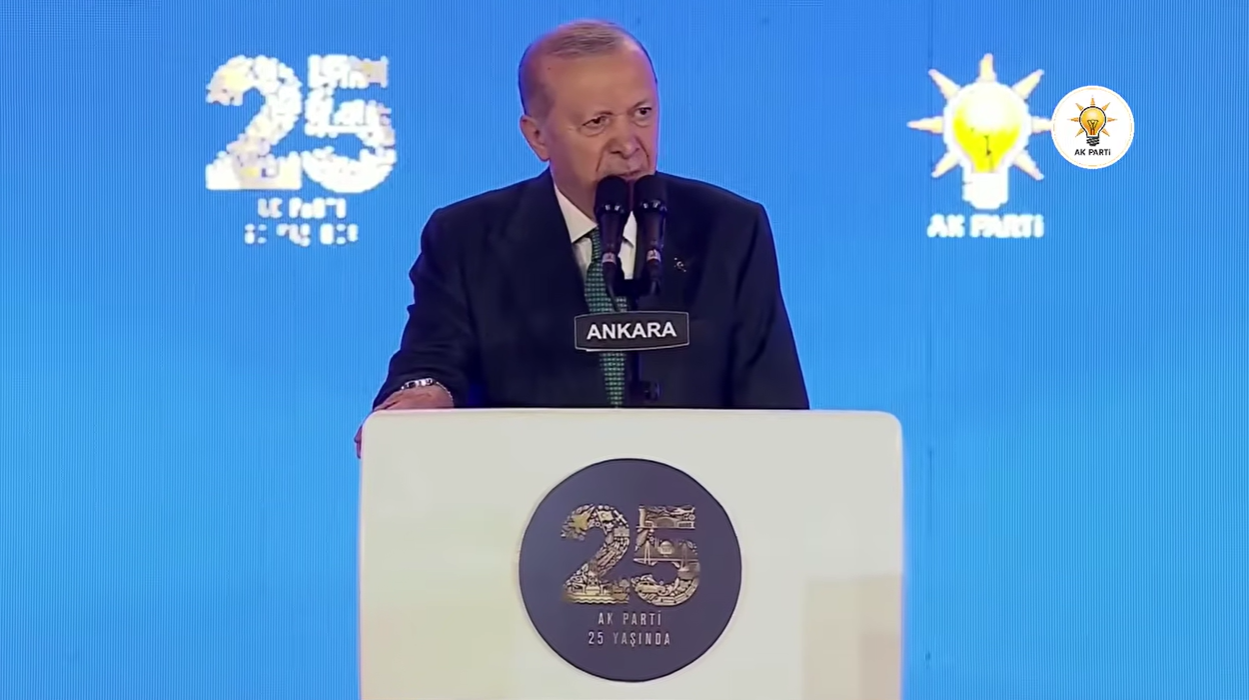 Erdoğan: “Açın Yolları, Büyük Türkiye Cumhuriyeti Geliyor”
