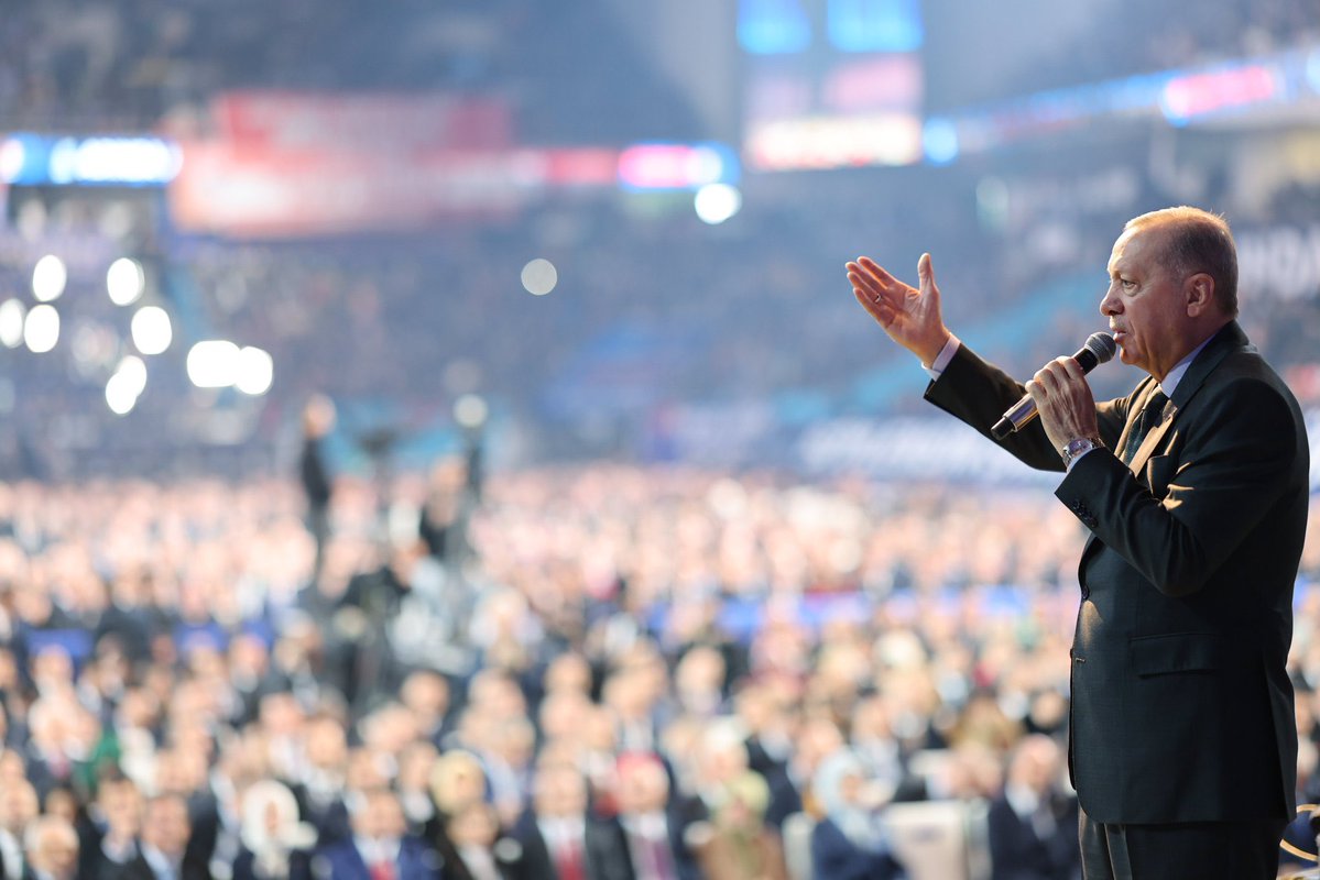AK Parti 8. Olağan Kongresi: Erdoğan Yeniden Genel Başkan, Parti Yönetimi Yenilendi