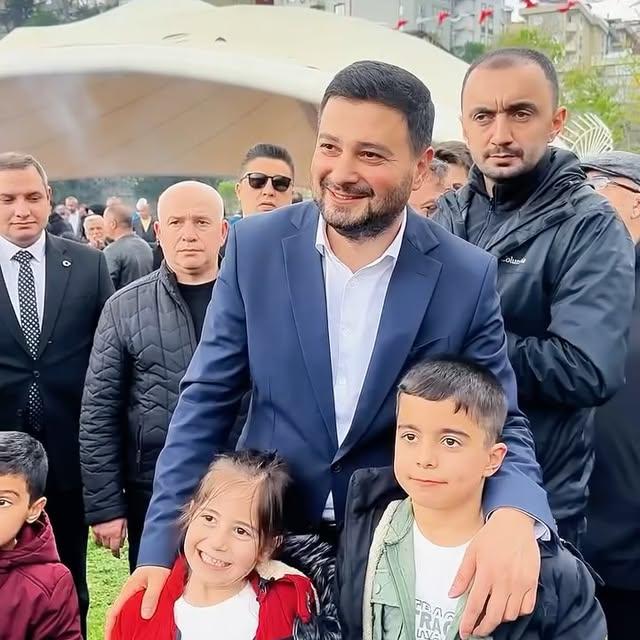 Kağıthane'de Balık Ekmek İkramıyla Vatandaşlar Bir Arada