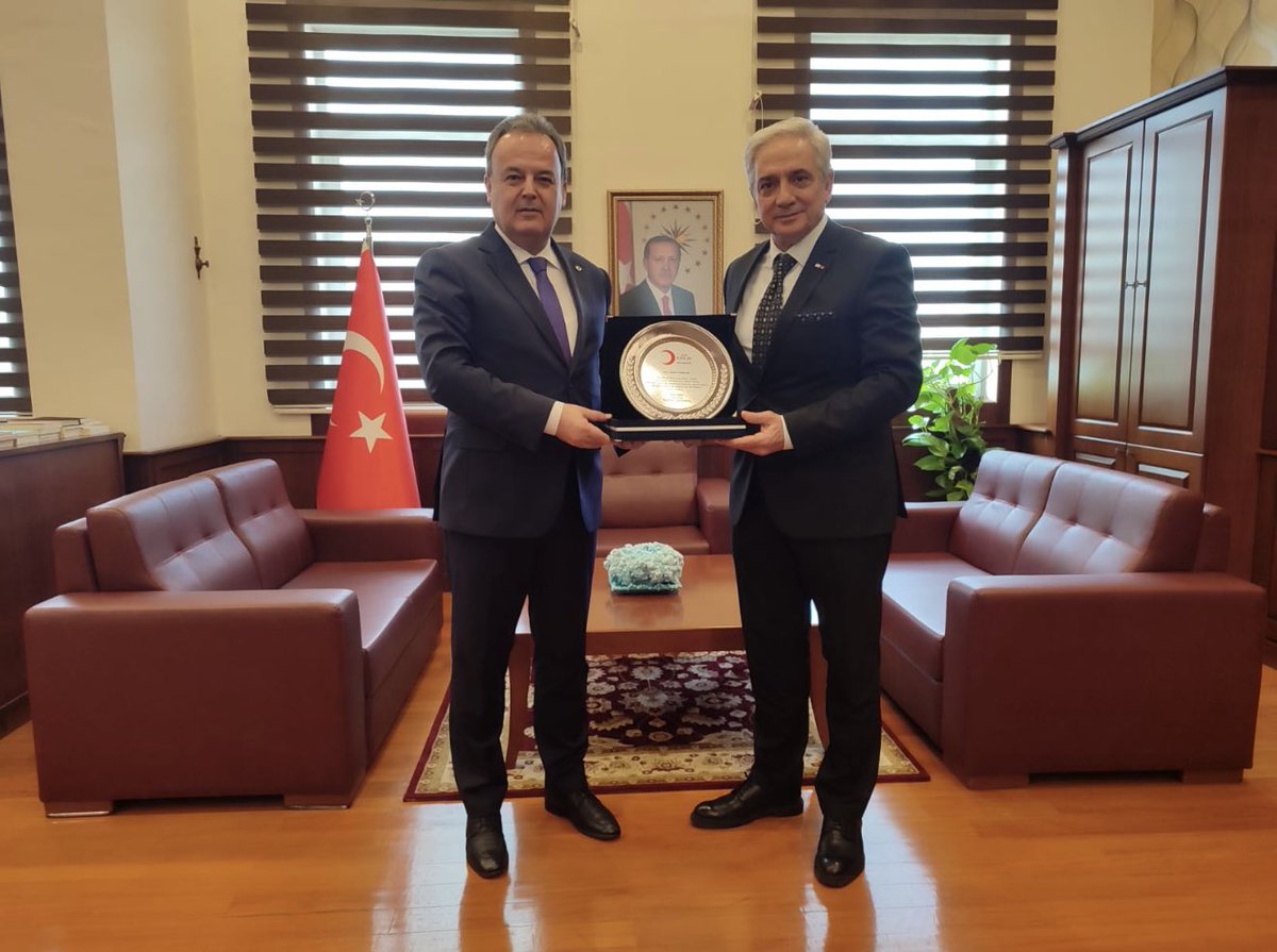 Beylikdüzü Kaymakamı, Kızılay Başkanı Atilla Kiralı'ya Teşekkür Etti