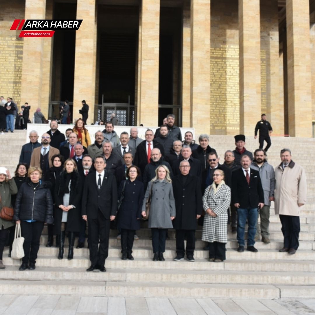 EMEKLİLER PARTİSİ ANITKABİRİ ZİYARET EDEREK RESMEN FAALİYETİNE BAŞLADI