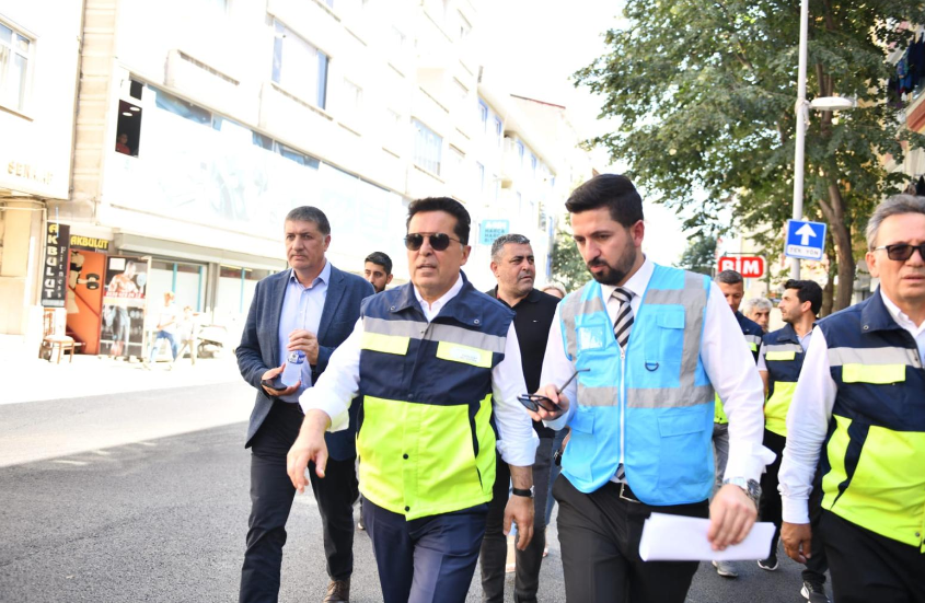  Esenyurt'ta Asfalt Seferberliği: Yollar Yenileniyor!