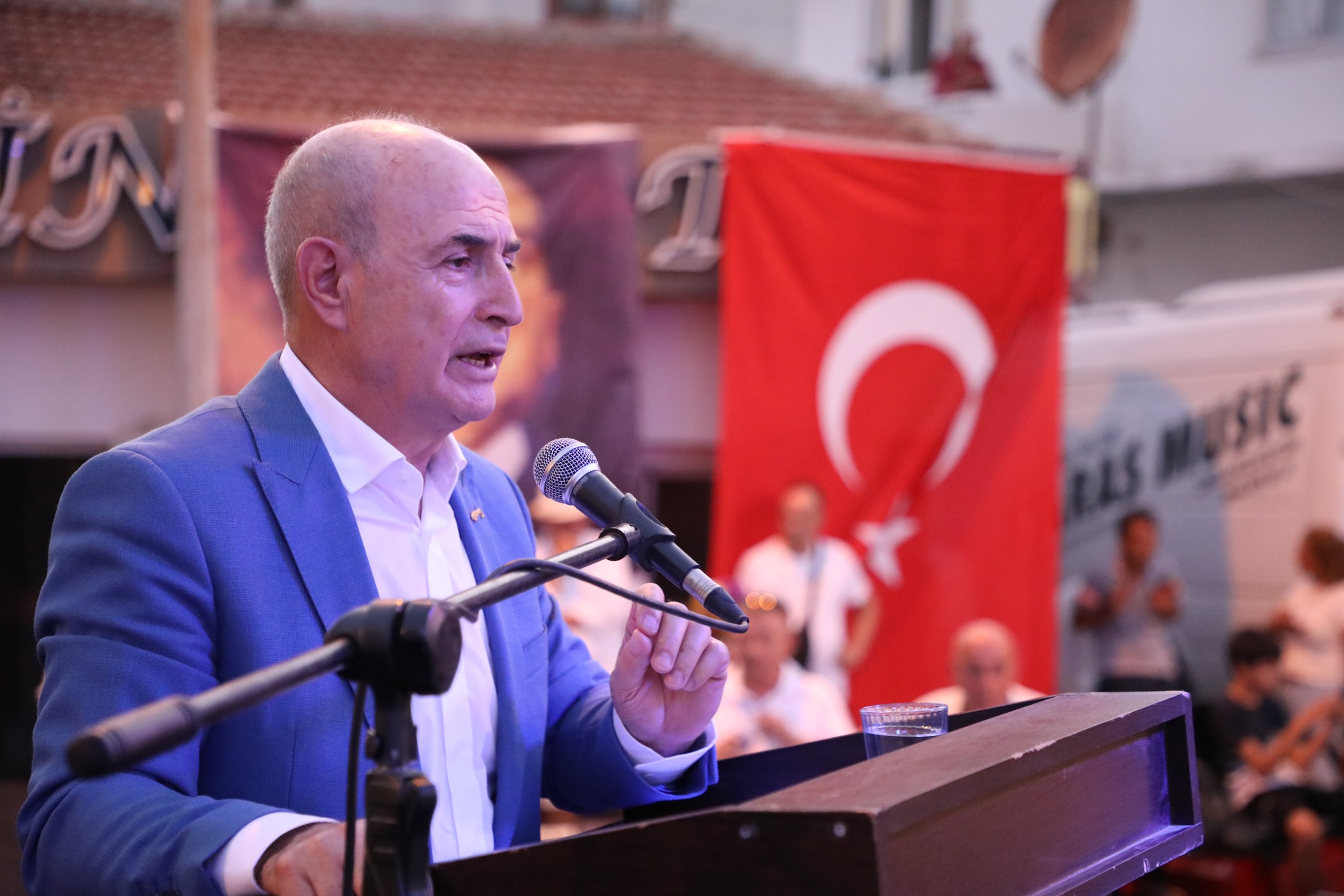 Eceabat'ta Atatürk Anıtı ve Cumhuriyet Meydanı Görkemli Bir Törenle Açıldı