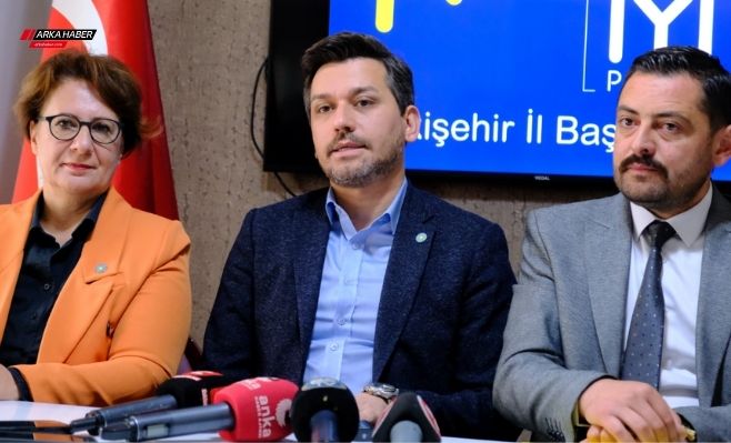 İYİ Parti'den Koltuk Yorumu: "Söz Verip Sadece Duruşun İçin Kalkan Bir Başkan!"