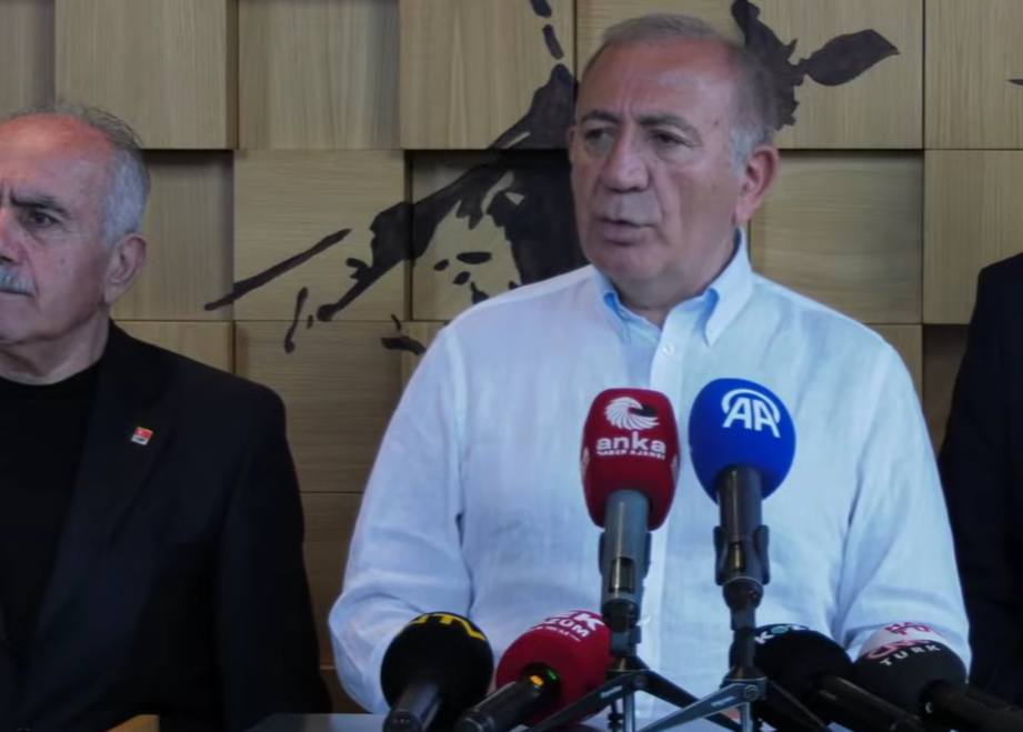 Gürsel Tekin'den Peş Peşe Çarpıcı İddialar: "Bu Tezgâhın Sonuna Kadar Gideceğiz"