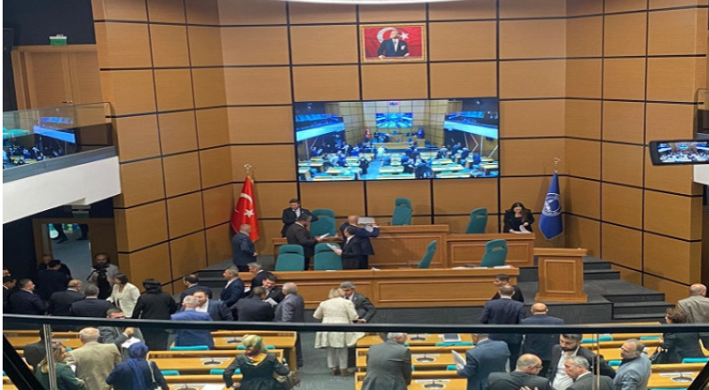 Üsküdar Belediye Meclisi'nde Çarpıcı İddialar ve Anma Törenleri Gündemi
