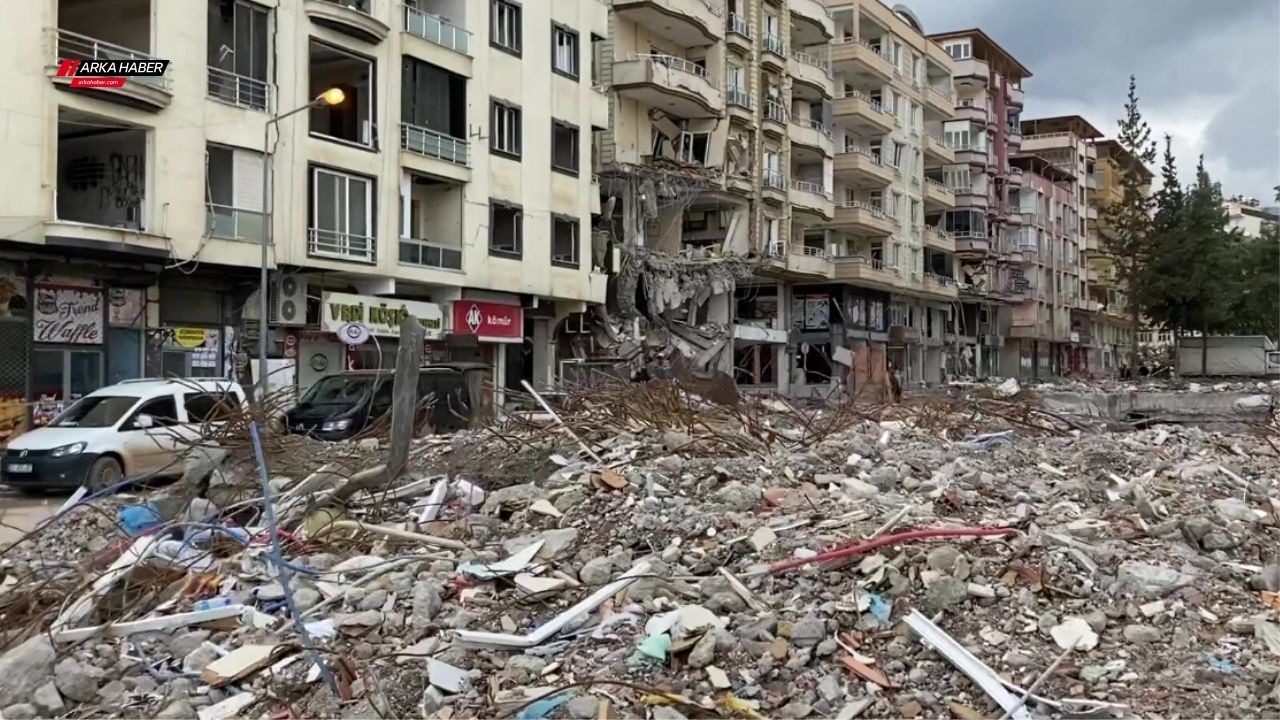  Hatay'da 51 Kişiye Mezar Olan Apartmanın Müteahhidi Tahliye Talep Etti