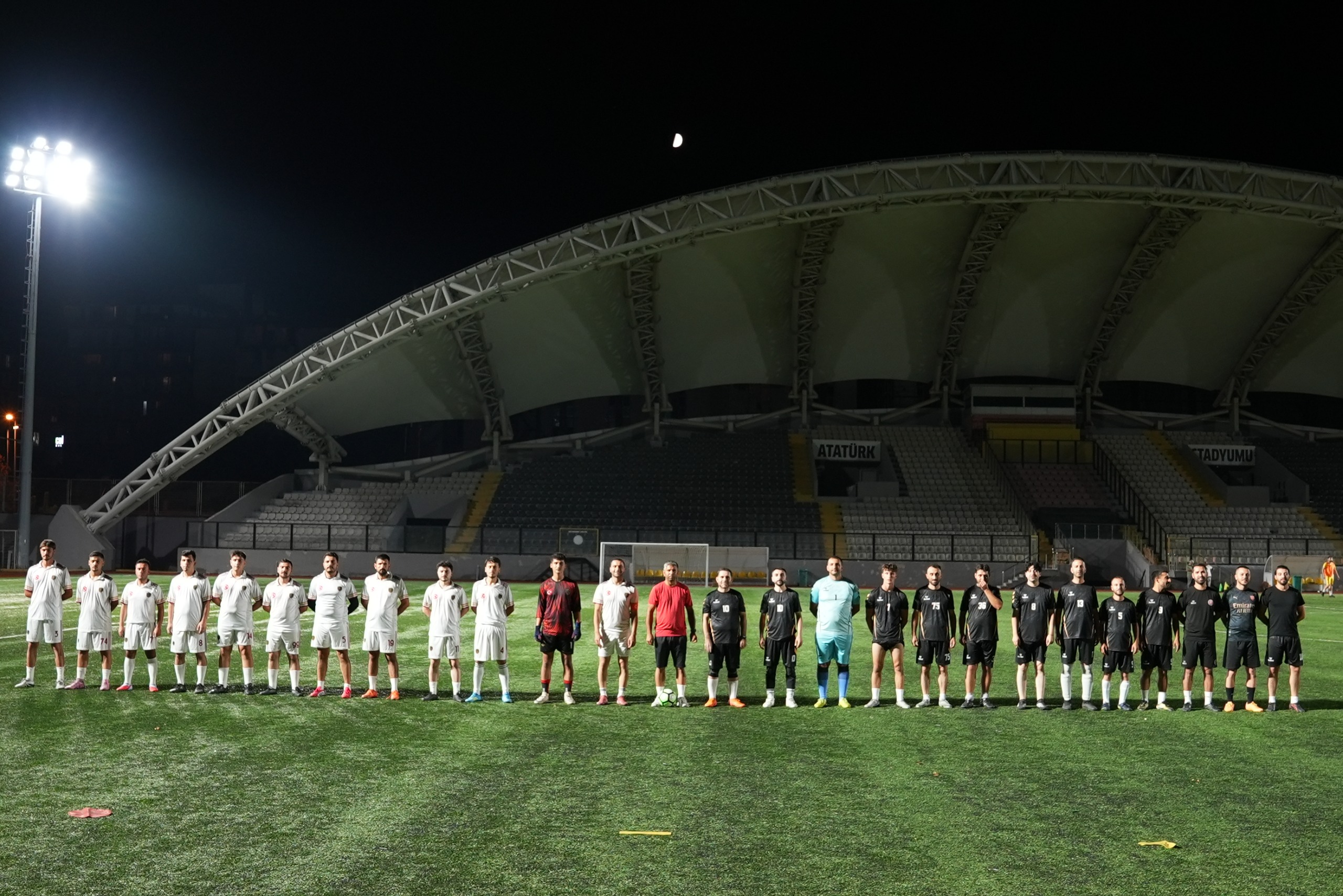 Avcılar Belediyesi'nin Futbol Turnuvasında Yarı Final Heyecanı