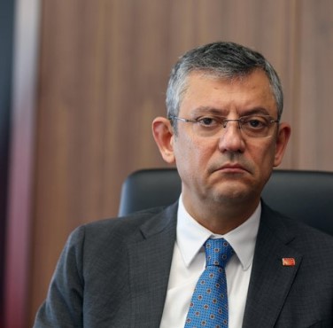 ÖZGÜR ÖZEL: "PENÇE KİLİT OPERASYON BÖLGESİNDE PKK'LI TERÖRİSTLERİN SALDIRISINDA ŞEHİT OLAN BEŞ ASKERİMİZE ALLAH'TAN RAHMET AİLELERİNE VE MİLLETİMİZE BAŞSAĞLIĞI, YARALI ASKERLERİMİZE ACİL ŞİFALAR DİLİYORUM"